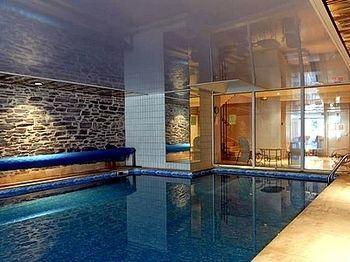 Les Chemins Francis - Modern Hotel Bagnols-les-Bains Exteriör bild